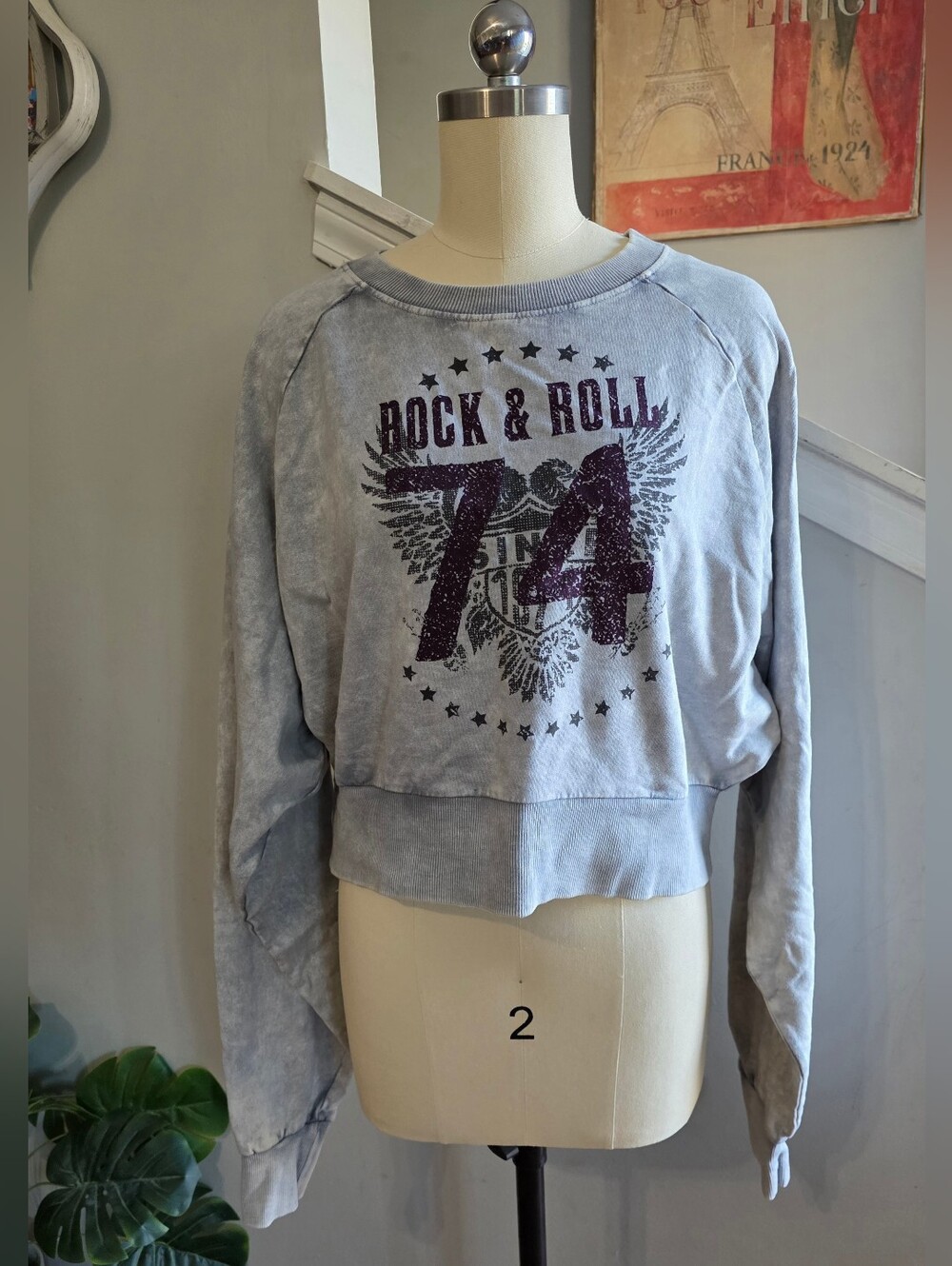 Fashion Nova Sweatshirt Gray Large Rock & Roll